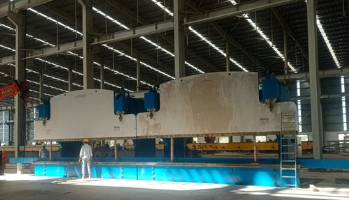 Πλήρως 13m φωτεινή γραμμή πόλου περιλαμβάνουν 2-WE67K-1200-6500 τάδεμ παλμικό φρένο στην Ινδική ((KP Green engineering)