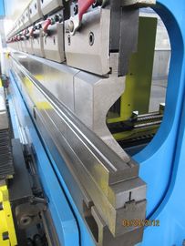 Εργαλεία διατρήσεων και κύβων φρένων Τύπου λαιμών χήνων/φόρμα για τη μηχανή πενσών